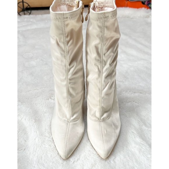 Sergio Todzi Satin Fitted Ivory Pointed Toe Ankle Zipper Boots Size 36 - Picture 4 of 14